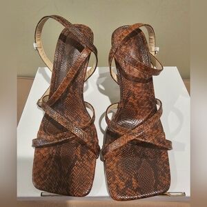 NWT Women's Snake brown 4' Heel Faux Leather strappy square toe